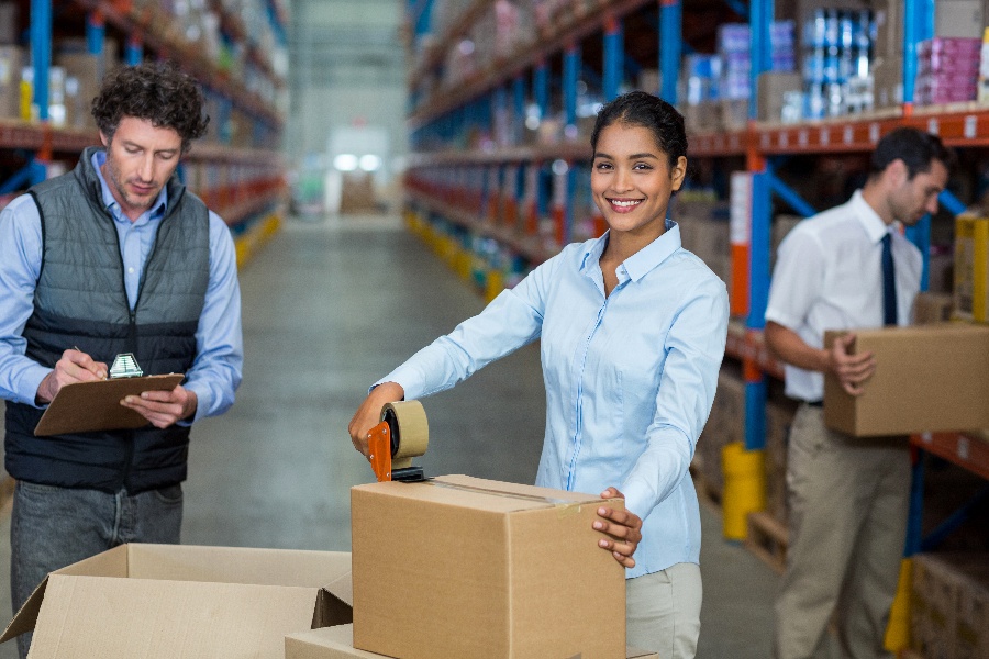 warehouse-workers-preparing-a-shipment-2023-11-27-05-20-10-utc-1